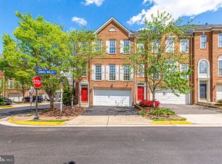 8071 Samuel Wallis St, Lorton, VA