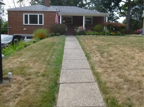 1835 Vollmer Dr, Glenshaw, PA 15116