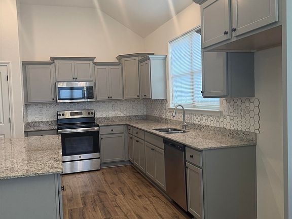 5th image of 45 Laurel Wood Ln