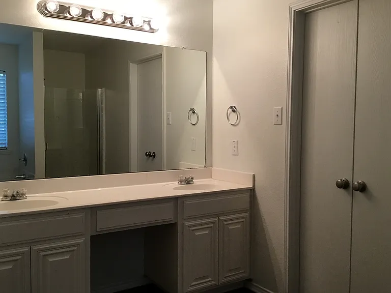 8400 Beaufort Ct — Photo 10