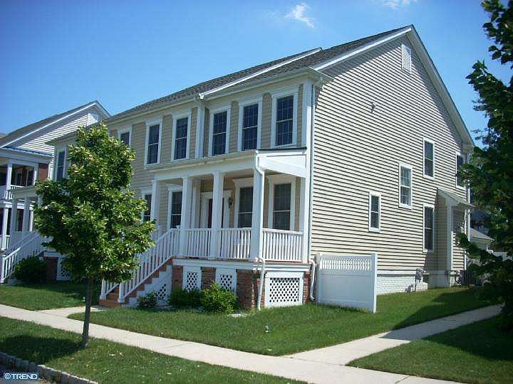 2nd image of 206 Union St