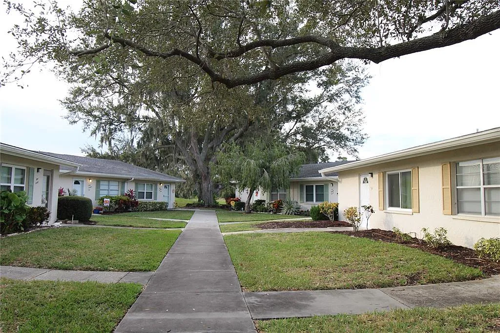 2 bed, 2.0 bath, 984 sqft, $1,650 — Photo 3