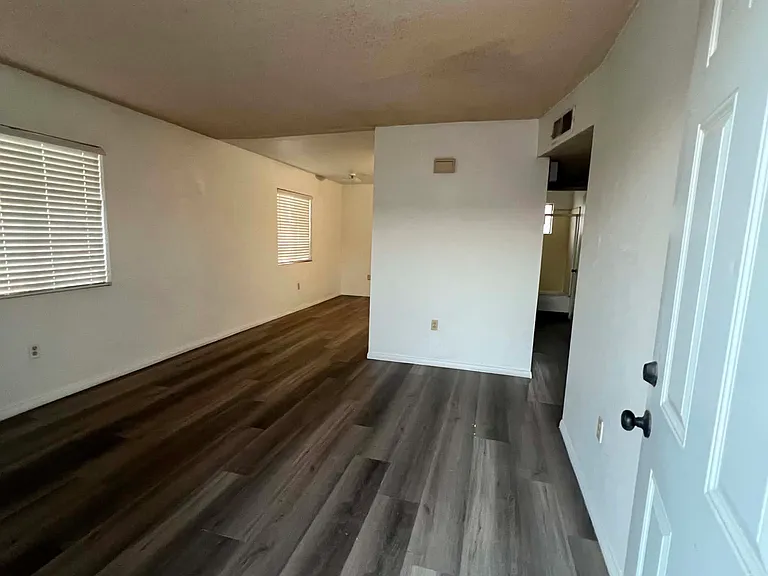 309 W Barioni Blvd #A — Photo 1