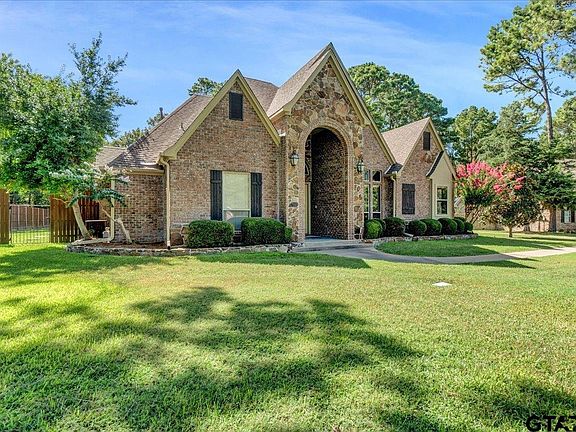3rd image of 17050 Westlake Cir