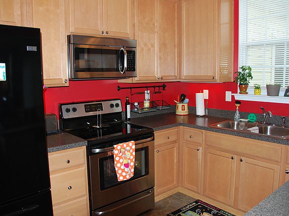 2nd image of 1431 Leckford Dr