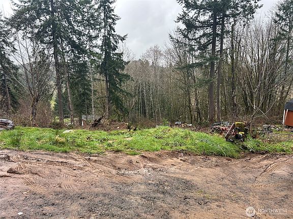 2nd image of 514 Berry Rd