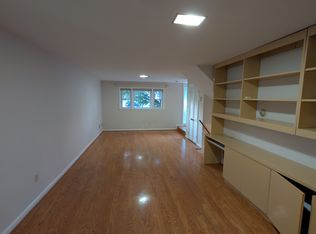 5908 Greentree Rd, Bethesda, MD 20817
