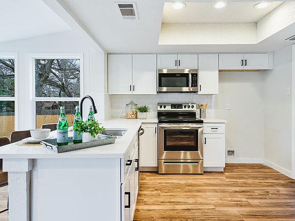 5th image of 6 Eastcreek Pl