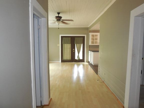 2nd image of 211 N 8th St