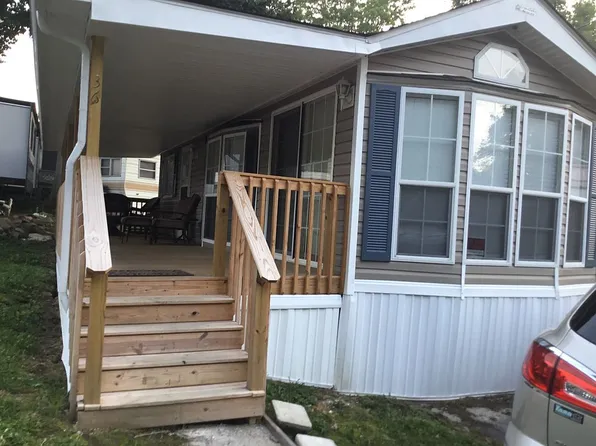 5355 Parkway E, Cosby, TN 37722