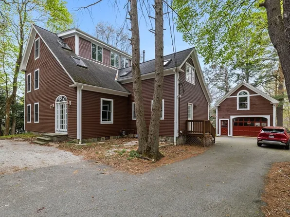 17 Wellesley St, Weston, MA 02493