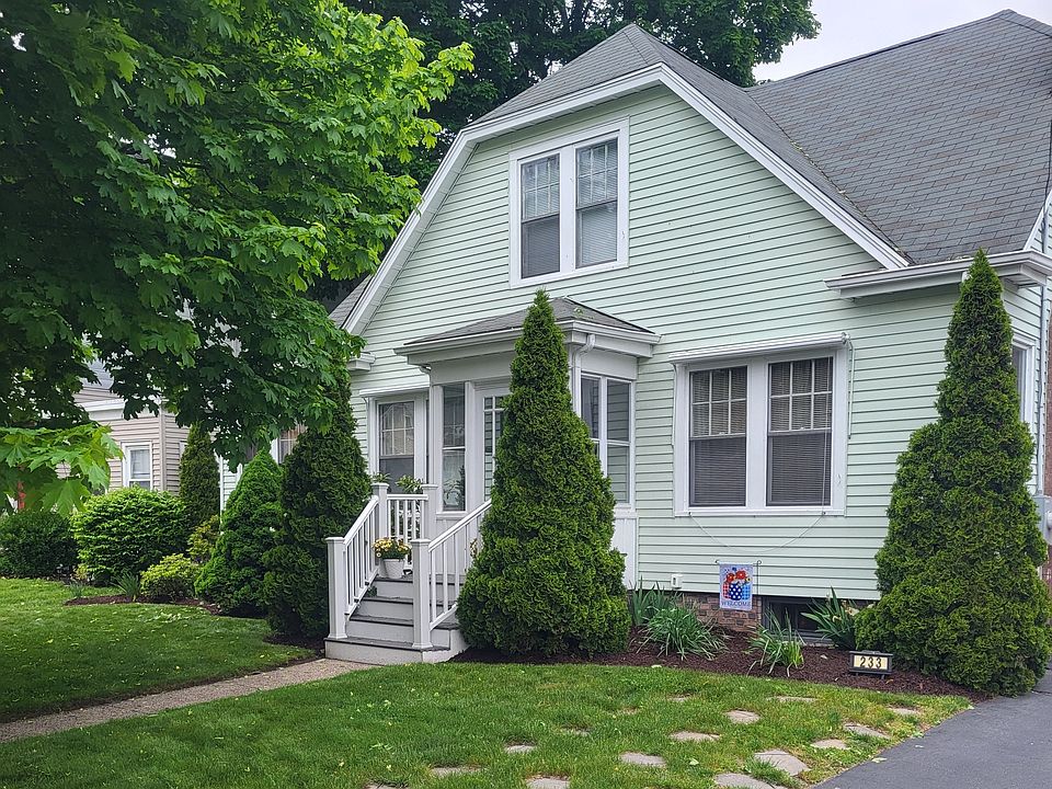 1st image of 233 1st Avenue