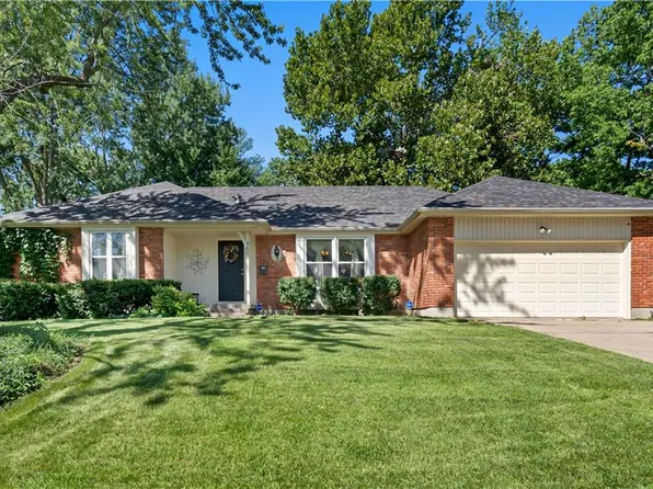 9630 Woodson St, Overland Park, KS 66207