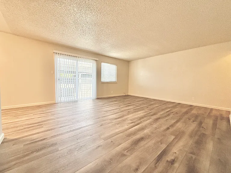 633 Stewart St #22 — Photo 1
