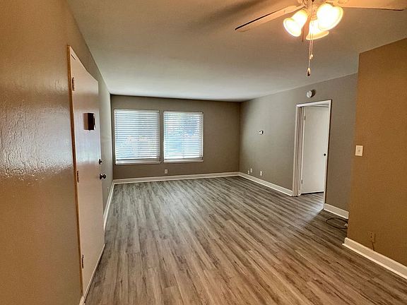 2nd image of 51 Glen Eyrie Ave APT 1