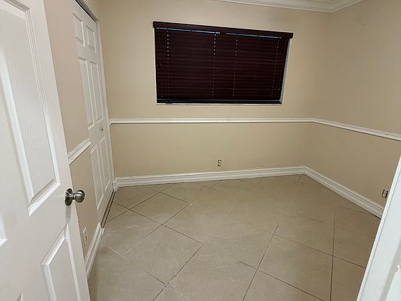 5th image of 9975 SW 215th St #1