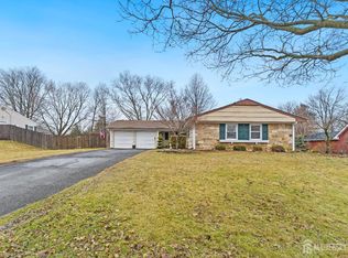 8 Johnson Rd, Somerset, NJ 08873