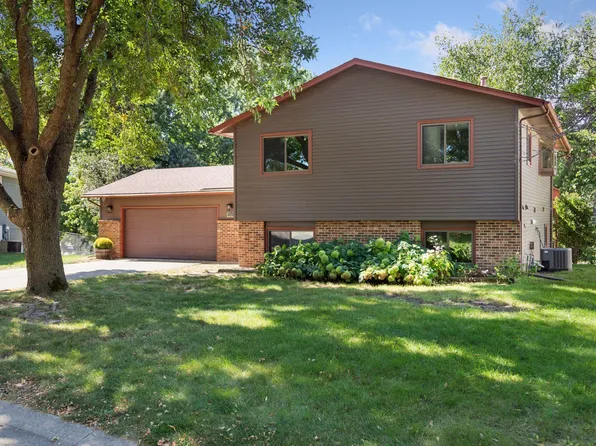 14215 36th Ave N, Plymouth, MN 55447