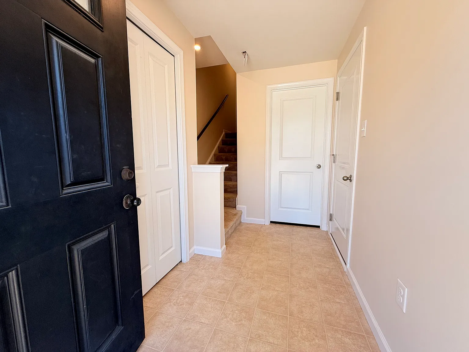 3 bed, 1320 sqft, $2,300 — Photo 3
