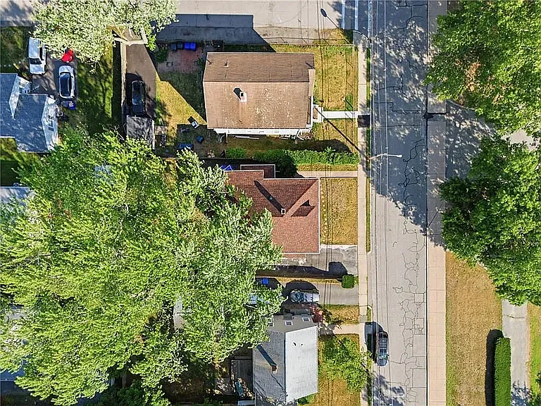 59 Bourne Ave — Photo 28