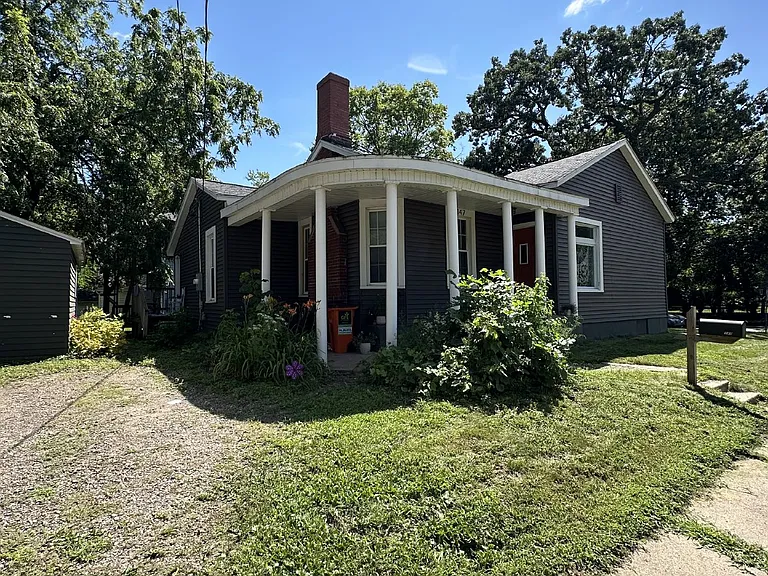 147 Newton St — Photo 1