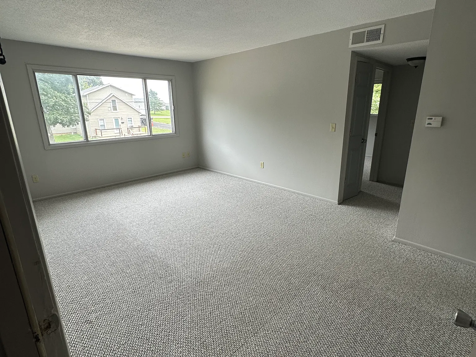 2 bed, $725 — Photo 1