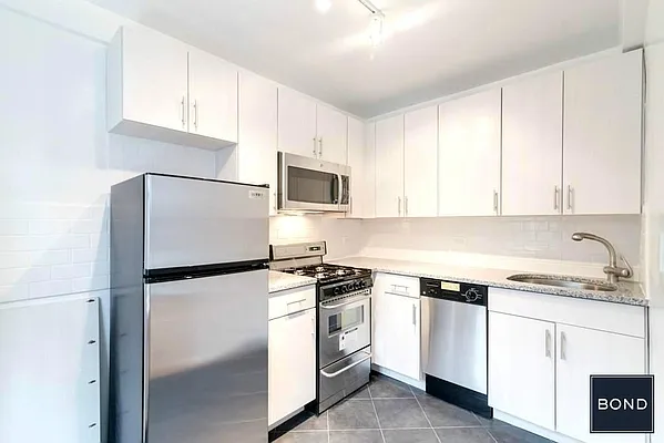 Rented by Bond New York | media 1