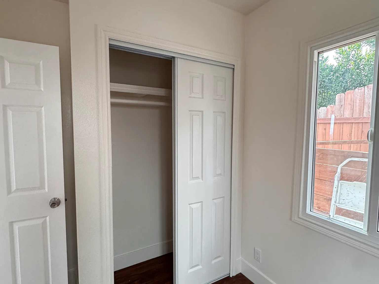 2 bed, 650 sqft, $2,300 — Photo 4