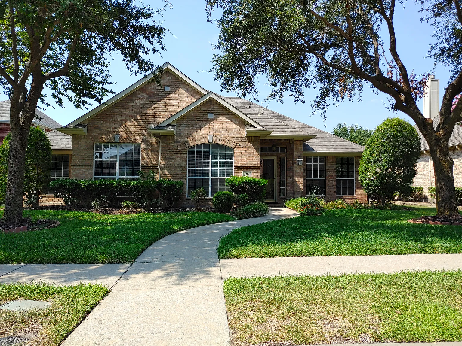 4 bed, 2137 sqft, $2,650 — Photo 4
