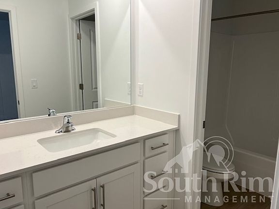 5th image of 642 W Frost St #1
