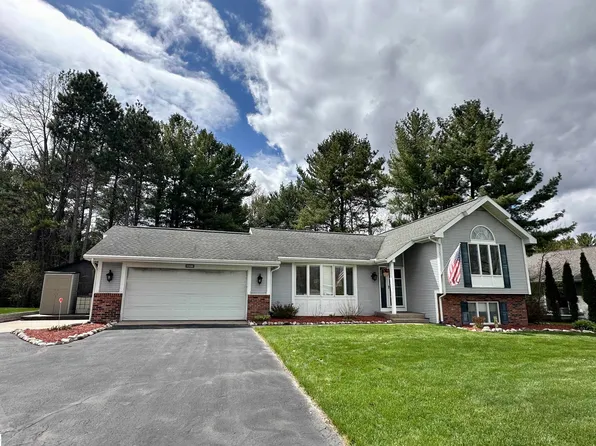 3601 Southridge Ct, Traverse City, MI 49684
