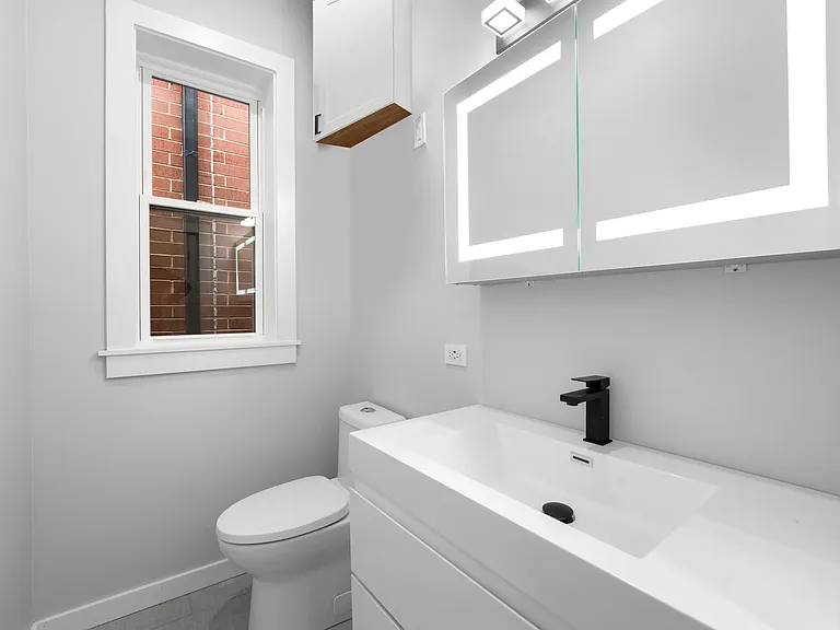 1518 W Melrose St #2 — Photo 15