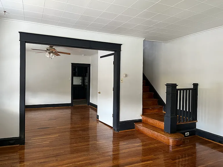 427 Custer Ave — Photo 9