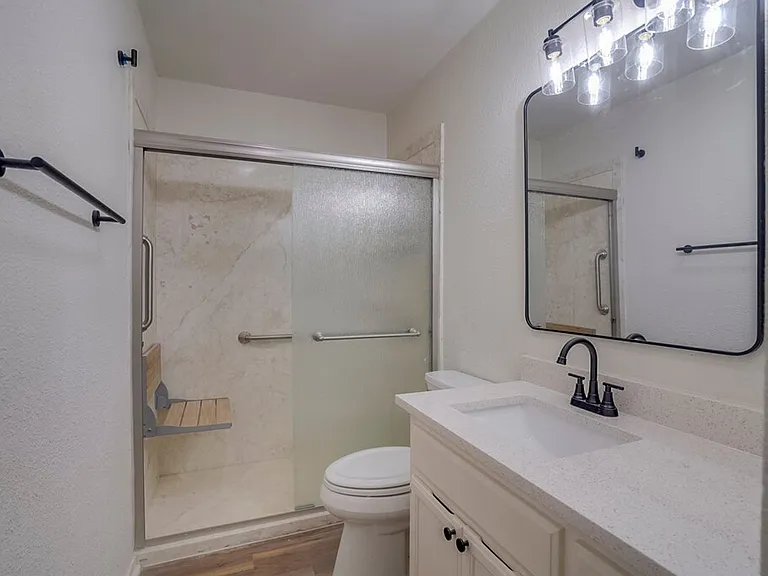 606 Splitrock St — Photo 17