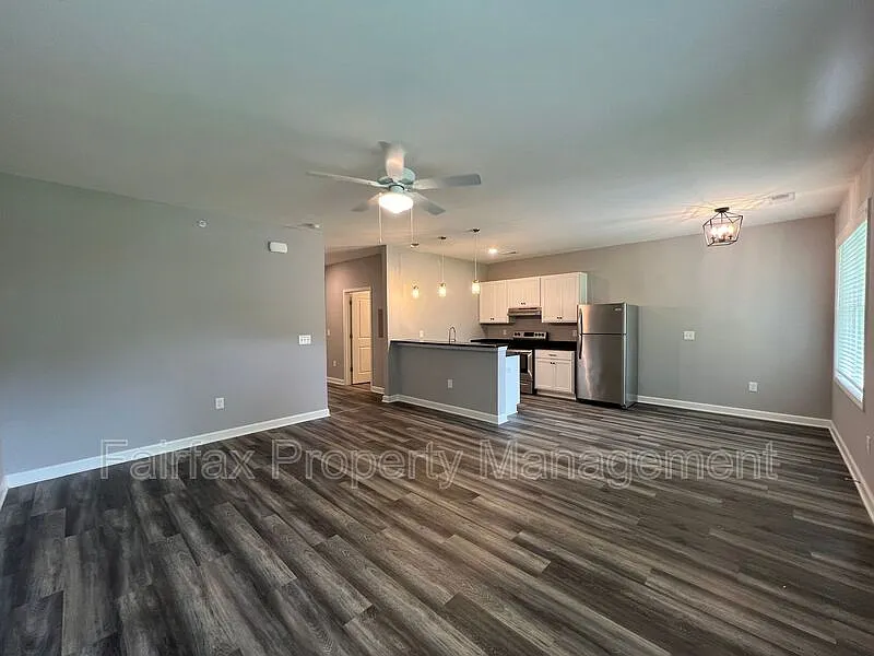 2 bed, 1.0 bath, 850 sqft, $1,395 — Photo 3
