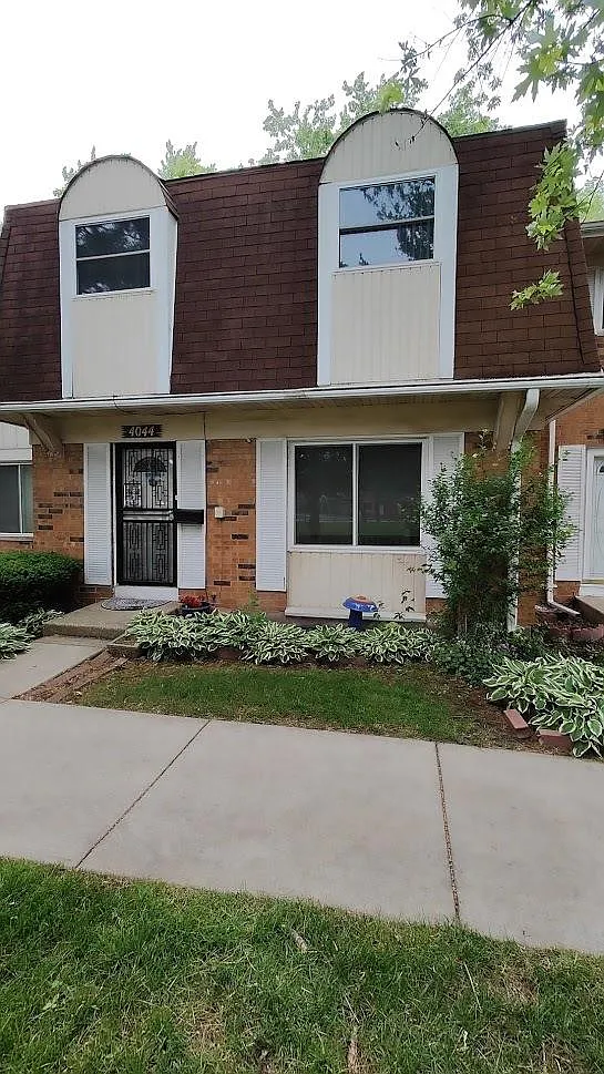 4044 Euclid Ln photo 1