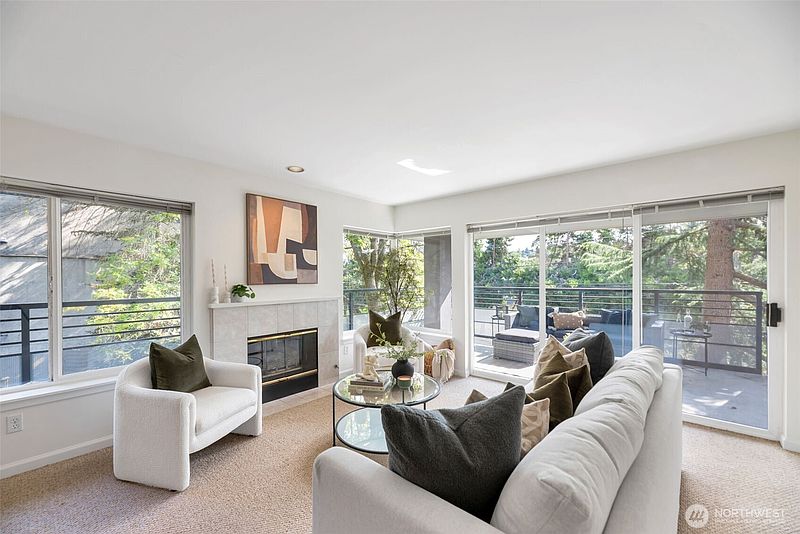 2nd image of 2000 W Barrett Street #205