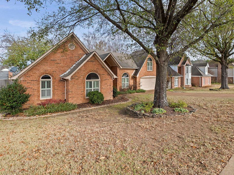 1st image of 230 W Powell Rd