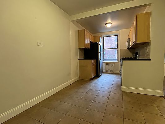 5th image of 350 Sterling St #1130