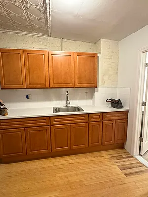 Rented by King Zone Realty Inc | media 5