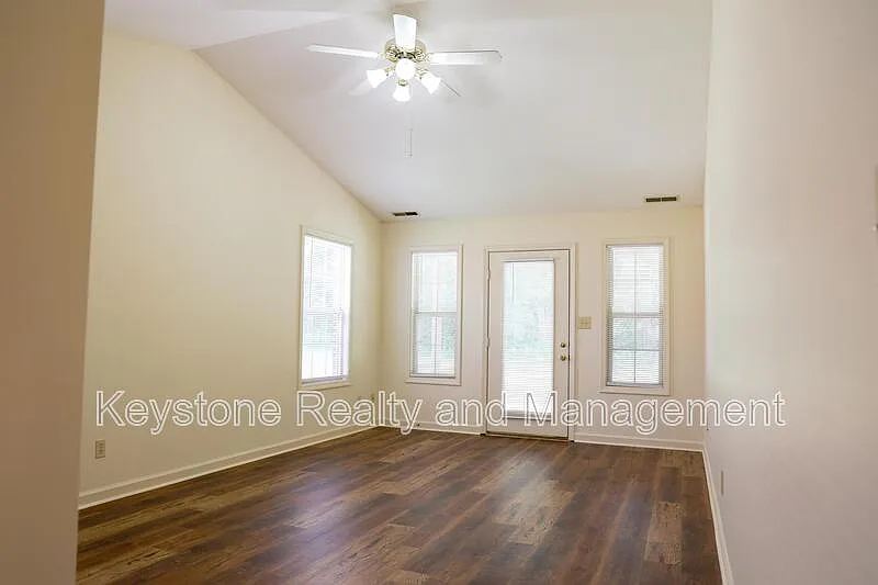 2 bed, 2.0 bath, 1080 sqft, $1,025 — Photo 4