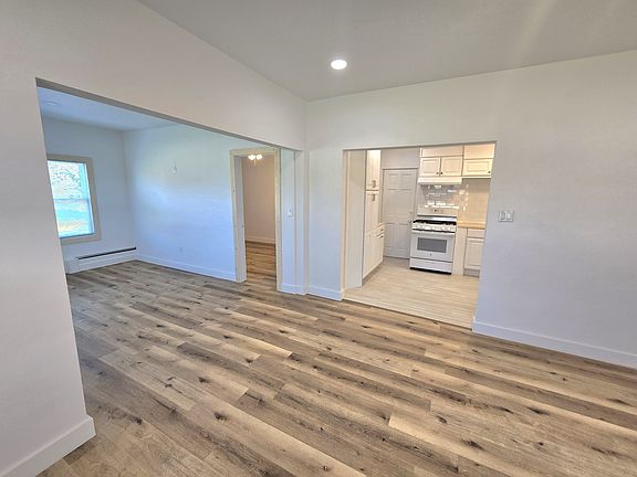 2nd image of 5886 Harrison St Unit 1
