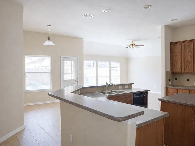 8515 Clarkman Ridge Ln — Photo 6