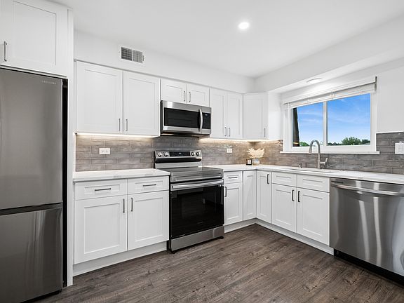 4th image of 408 W Kensington Rd #E