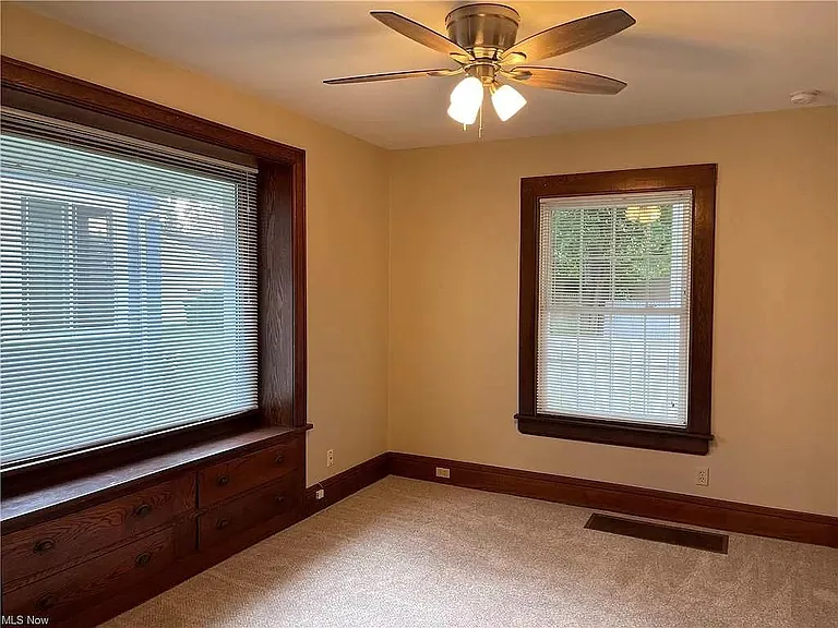 296 Ivy Pl — Photo 5