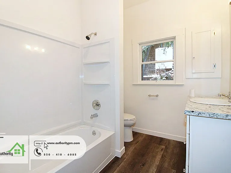 1428 Chestnut St — Photo 9