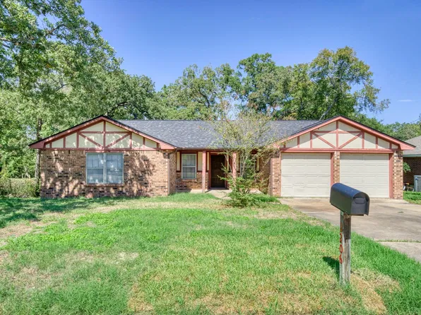 2206 Dewberry Ln, Bryan, TX 77807