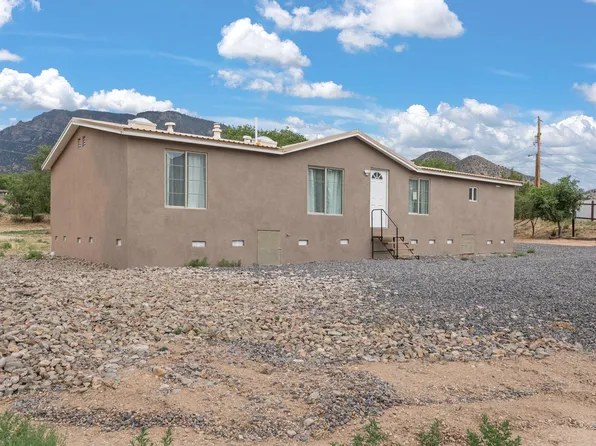 4 Whittier St SE, Albuquerque, NM 87123