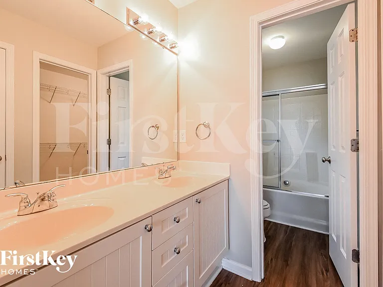 2428 Sapphire Valley Dr — Photo 8