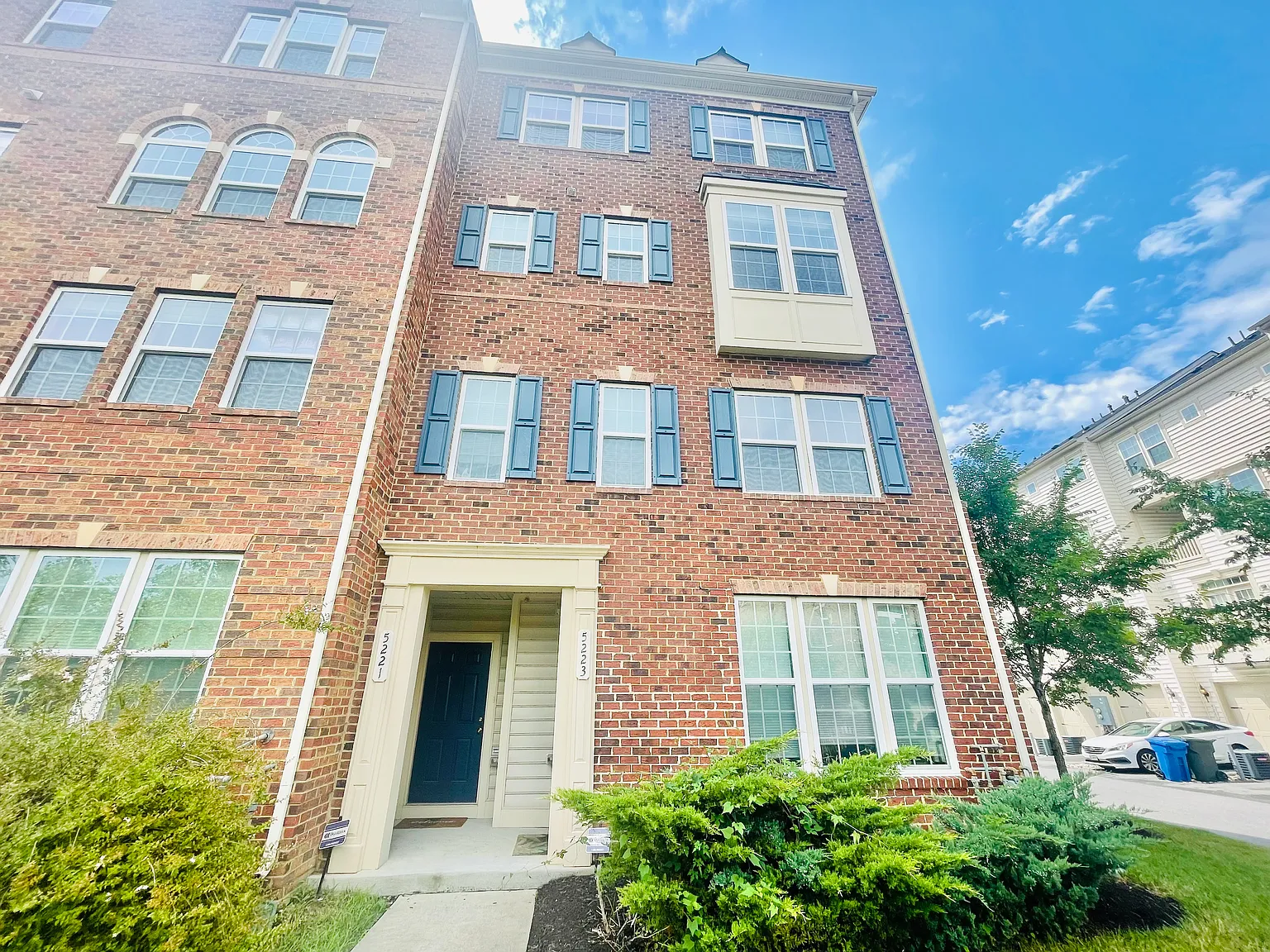3 bed, 2600 sqft, $3,150 — Photo 3